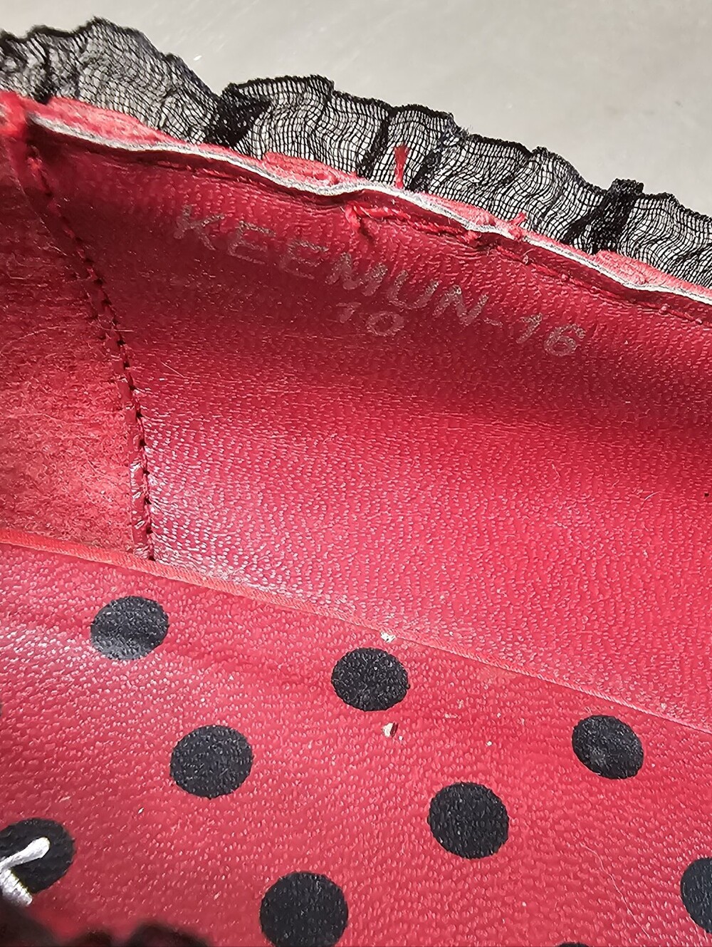 GoMax Keemun-16 Red Satin Kitten Heels - Size 10 - Picture 3 of 9